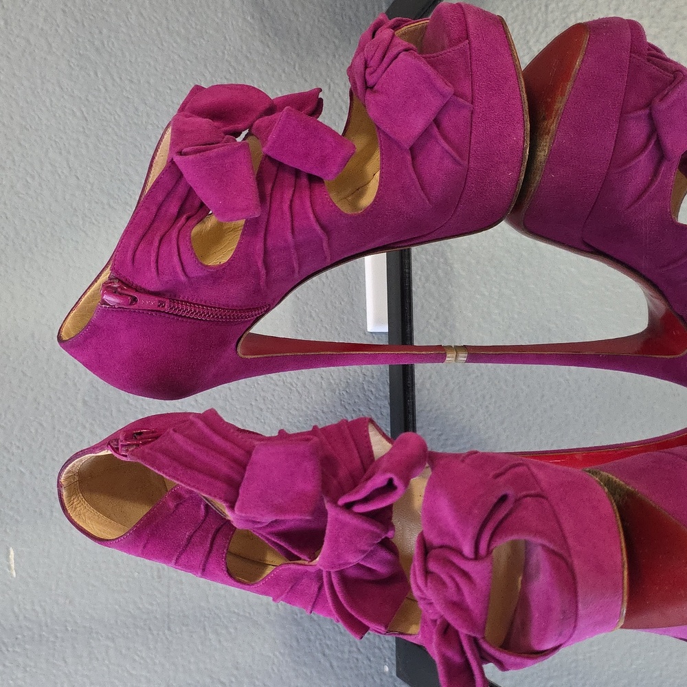 Christian Louboutin Madame Butterfly Suede PINK BOWS BAR pumps 37 1/2 7.5